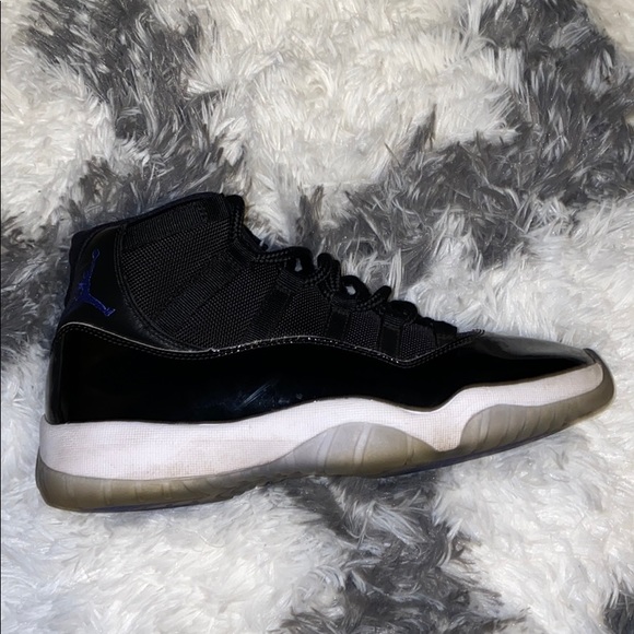 Air Jordan 11 space jam (2018)